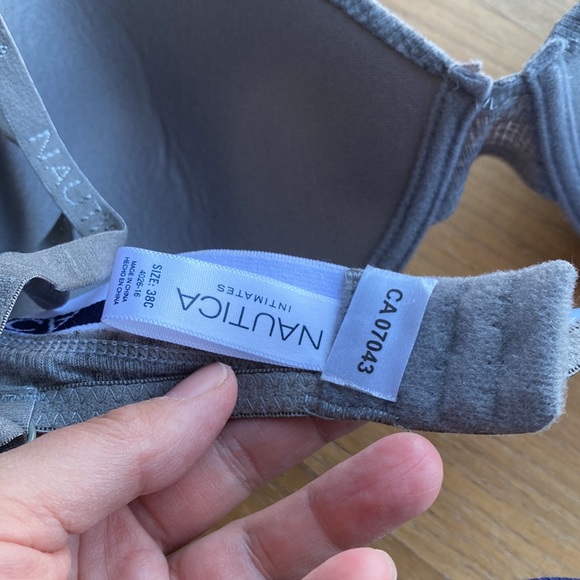 2 NWT Nautica super soft T-shirt bras - Picture 5 of 7